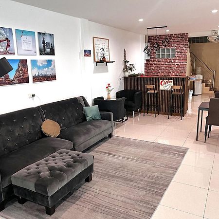 Апартаменты Pinklao Traveler'S House Бангкок Экстерьер фото